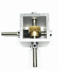 10:1 Right Angle Worm Gearbox 90° Angle Drive Steering Gear Device with visible copper 20T gear and aluminum casing