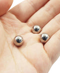 100 Pack 10mm Carbon Steel Bearing Balls For Industrial Equipment And DIY Projects, Precision Ground Polished Steel Balls in hand