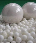 10pcs Ceramic Ball 1.588/2.0/2.381/2.5/2.778/3.0/3.175/3.5/3.969 Zirconia Ceramic Ball ZrO2, showing various sizes on green background.
