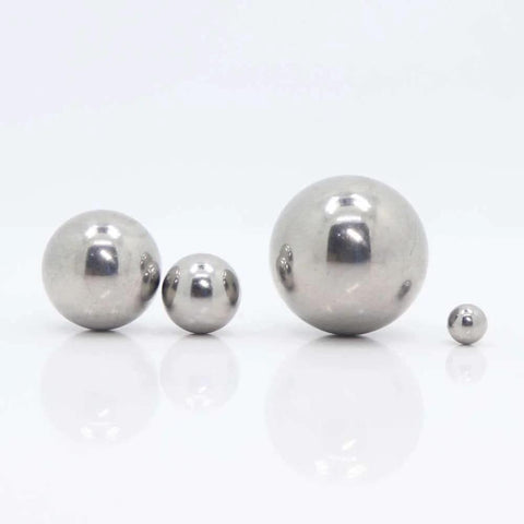 Shiny 25mm 5PCS Ceramic Balls 304 Stainless Steel Mirror Ball Seamless Hollow Sphere for Garden Decorations on white backdrop