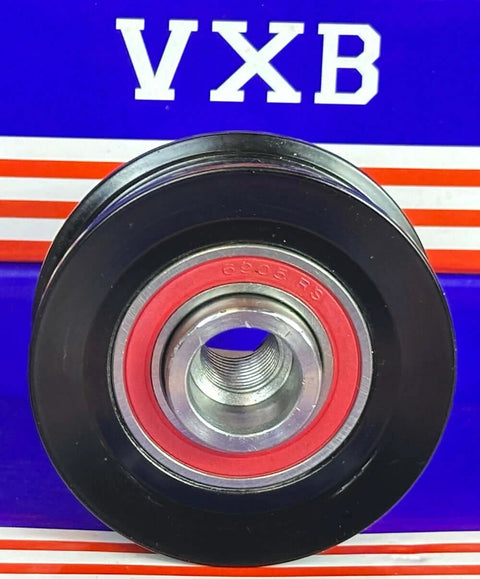 Close-up of 27415-0Y061 Alternator Pulley w/clutch for Toyota, showing red bearing and threaded center against VXB branded background.