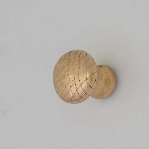 Gold Plated Shell Cabinet Knob Vintage Geometric Drawer Pull For Dresser Kitchen Furniture shown from the side view.