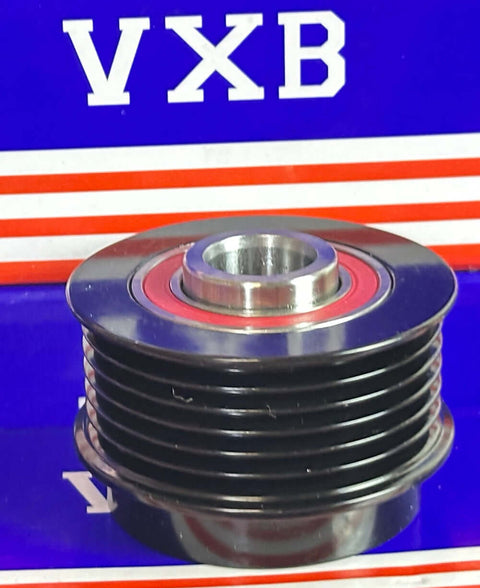 37320-2B000 Decoupler Pulley for Hyundai Elantra GT L4 2.0L 14-14 - 6-Groove alternator pulley in black and silver.