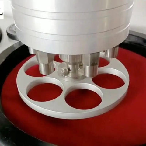 Straight Up Heavy Duty Metallographic Grinding And Polishing Machine With Smooth Variable Speed And 250Mm Prep Plate close-up of polishing plate.