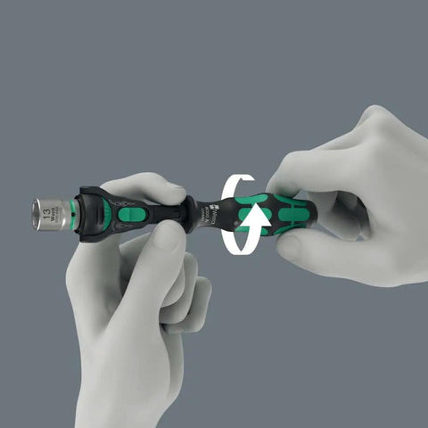 Hands using Zyklop Speed Black Edition 8000 A Professional Ratchet Set with green finish and quick change design