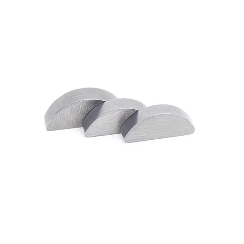 Heavy Duty Standard Woodruff Key Built Tough For High Torque Loads Has Rust Proof Coating To Fight Corrosion And Keep Precision Fits In Keyways Preventing Slippage While Securing Shaft Hub Links Eliminating Play Ensuring Stable Power Transmission 3x16x6.5mm