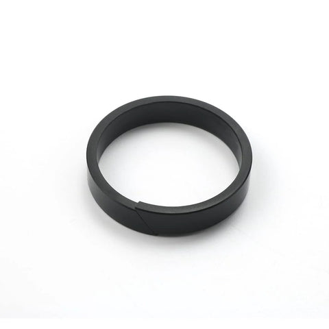 Front view: black rubber seal ring for hydraulic log splitter cylinder, 4.5 in bore x 1.75 in rod