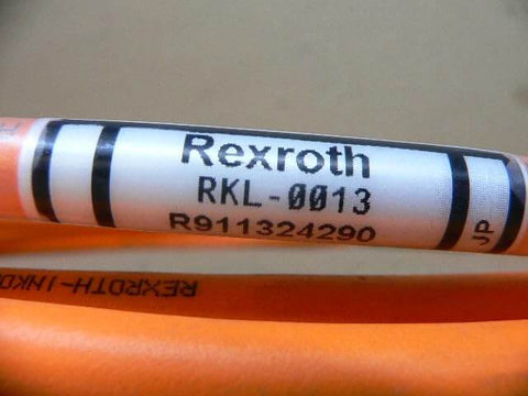 Close-up view of servo motor cable RKL-0013 R911324290 for Bosch Rexroth drives - shielded encoder/control cable, used unit