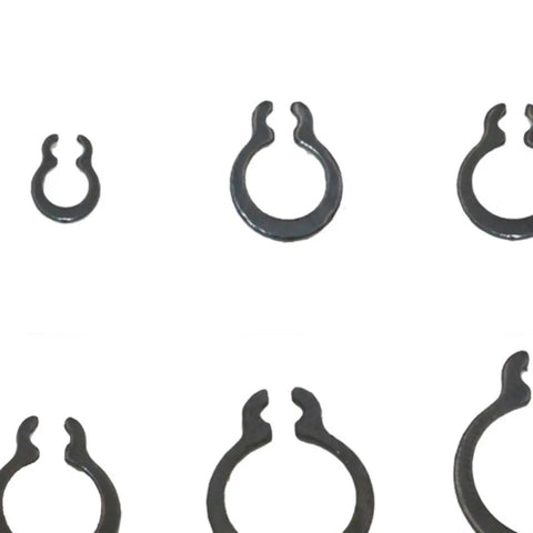 External Snap Ring Assortment Kit With 300 Pieces In 18 Sizes Black Metal Retaining Rings And Handy Storage Case For Industrial And Scientific Projects, close-up