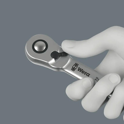 Zyklop Metal Ratchet With Switch Lever, Three Eighths Inch Drive, ultra slim long handle held in hand, ball lock quick fit visible