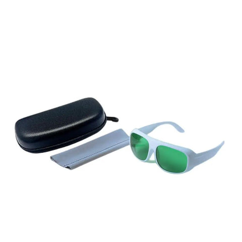 Top Shelf Laser Safety Glasses Offering Heavy Duty Wide Band Eye Protection Od3 Plus And Od5 Shielding For Red And Near Infrared Beams With Clear Optics with protective case and cleaning cloth.