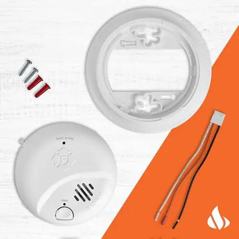No Fuss Interconnected Smoke Alarm With Hardwired Power And 10 Year Battery Backup 3 Pack SMI105-AC components on display