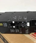 SB366RG 600 Amp 480 Vac Three Pole Circuit Breaker Compatible With Spectra Series Busway on packaging surface.