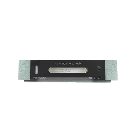 Dead On Precision Spirit Level Featuring Rock Solid Dual Bubble Vials Heavy Duty Straight Edge Ruler Crafted Tough For Framing Masonry Carpentry And Detailed Engineering Applications, top view showing vial and adjustment.