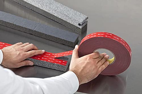 Applying VHB 4910F Clear Double-Sided Acrylic Adhesive Tape to foam, showing strong bonding capability, 19 mm x 3 m, 1.0 mm thick roll.