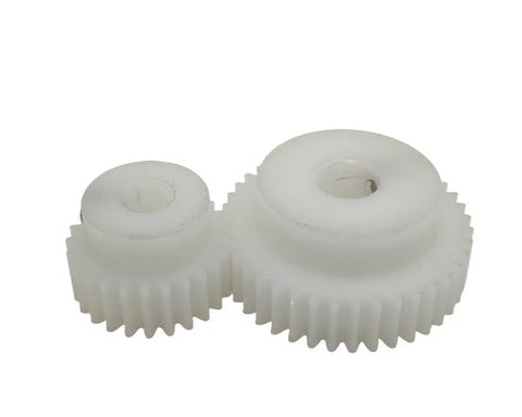 0.8 Module 39T Cylindrical Spur Gear With Step 0.8M Straight Mechanical Gear, two white plastic gears visible.
