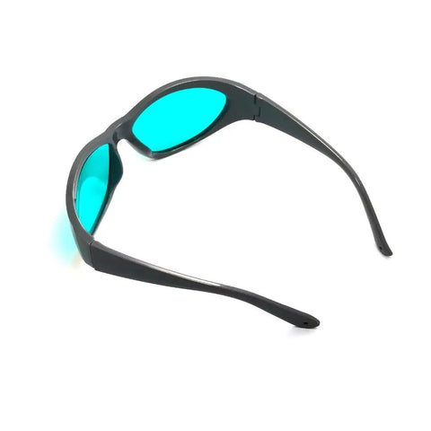 Pro Level Red Laser Safety Glasses With Heavy Duty OD4 Plus Protection For 635 650 694 Nanometer Ruby Lasers and clear lenses side view.