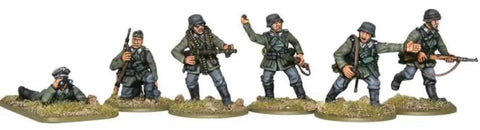 German WWII 28mm Bolt Action Infantry Miniatures Set, Plastic Figures with Kar 98K, MP40, designed for tabletop wargaming.