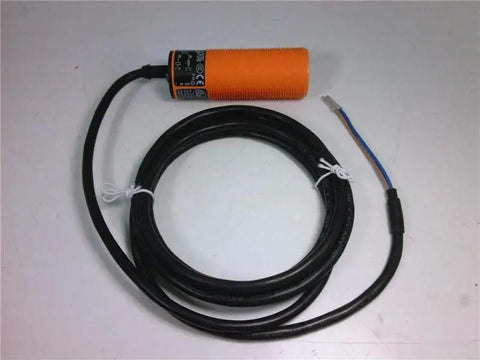 15mm Capacitive Proximity Sensor With 2m Pre-Wired Cable AC DC Ready M30 Size Shielded Normally Open Plug and Play Industrial Grade Sensor For Industrial Automation