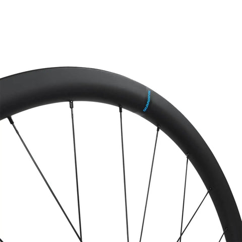 Close-up of RS710 C32 Carbon Road Wheelset Tubeless Black Set With 32mm Deep Rim and 28mm External Width features.