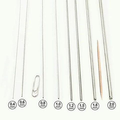 Front view of 8 stainless steel spring wires in assorted diameters 0.4–2.0 mm, silver.