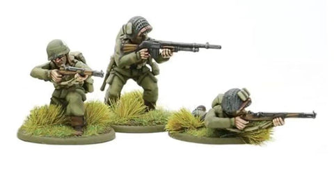 US Airborne Paratroopers 1:56 Scale Tabletop Miniatures Pack Plastic Paintable 28mm WWII Soldiers in combat poses