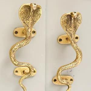 Cobra Snake Themed Brass Cabinet Pulls With Antique Gold Finish For Cabinets And Drawers Decorative Door Handles For Vintage Style Interiors Including Kitchens And Dressers 1 Pair For Classic Homes