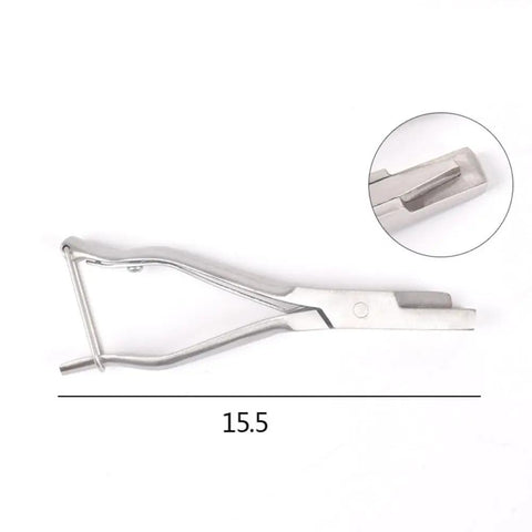 Stainless Steel Ear Notcher And V Shaped Cutter Pliers For Pigs, 15.5cm, showing close-up detail of cutter notch
