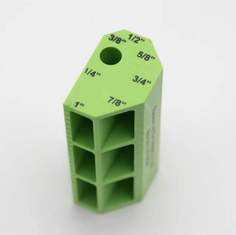 Green Multipurpose Pencil Scribe Tool For Woodworking And Carpentry With Seven Offsets From 1/4 Inch To 1 Inch For Cabinets Countertops Flooring And Paneling A Handy No Setup Marking Tool You Can Rely On