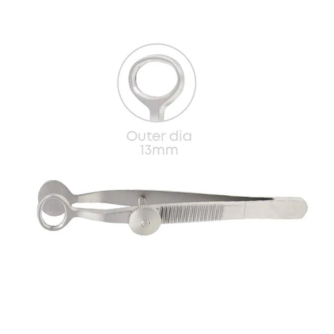 Chalazion Forceps For Eyelid Immobilization, Pro Grade 9 cm Stainless Steel Eyelid Clamp With Smooth Pressure Control, Reusable And Autoclavable Ophthalmic Instrument, Small 13 mm Oval Tip, Medium 20 mm Oval Tip, Large 25 mm Oval Tip. 13 mm oval tip