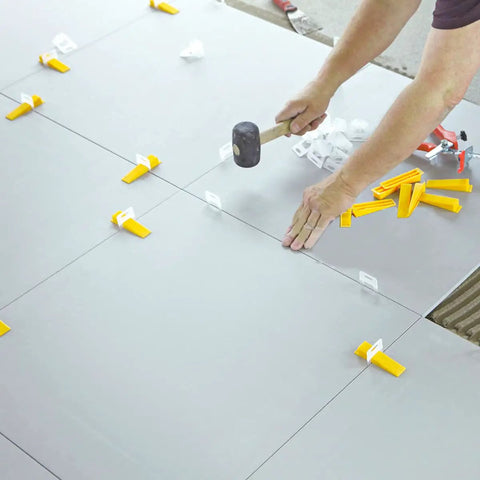 Pro Grade Tile Leveling System Kit With 600 White Spacers And 200 Red Wedges Plus Pliers For One Eighth Inch Stone And Tile Installations