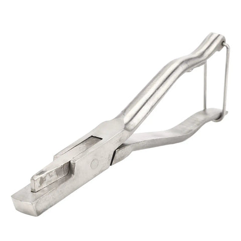 V Shape Pig Ear Mark Plier Stainless Steel Ear Notcher With Buckle for Cattle Sheep and Goats, ergonomic handle detail