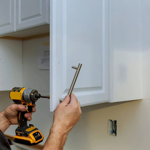 Installing cabinet handle using M4 Cabinet Screws Assortment Kit 25 To 50 Mm 100 Pcs Pan Washer Head Phillips Machine Screws