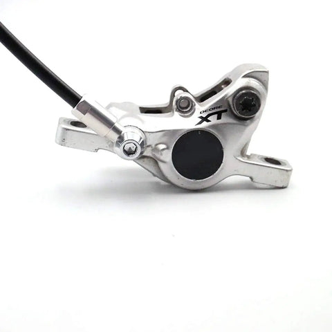 Close-up of 2500mm Bicycle Hydraulic Disc Brake Hose Kit for Shimano BH90 System With Banjo Adapter, Deore XT mount