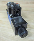 R978020569 4-way directional control valve 4WE6D62/OFEW110N9DK25L V/62 showing 5-pin connector and sealed design