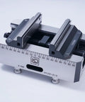 Self Centering Milling Vise for Precision CNC Work, 190mm Opening, 210x125x8mm Body, 8.8kg, 0.02mm Repeatable Positioning, 100Nm Torque close-up view.