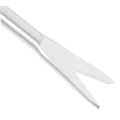 Close-up of Ergonomic Wooden Handle Weed Puller Tool For Gardeners Lightweight Weeding Tool For Dandelions And Weeds Easy Grip