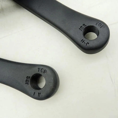 Close-up of holes on 152mm Square Taper Bike Crankset With 32T Chainring, Aluminum Alloy