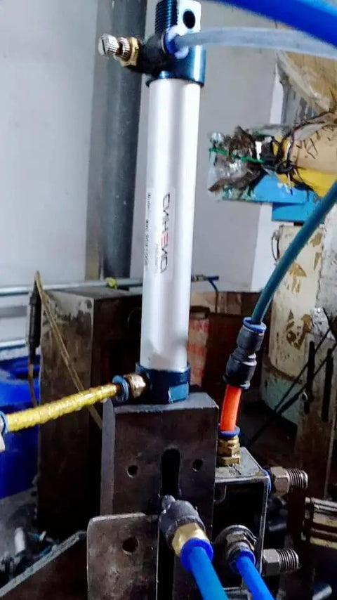 Compact MAL16 x 250 Double Acting Aluminum Pneumatic Cylinder installed in industrial setting