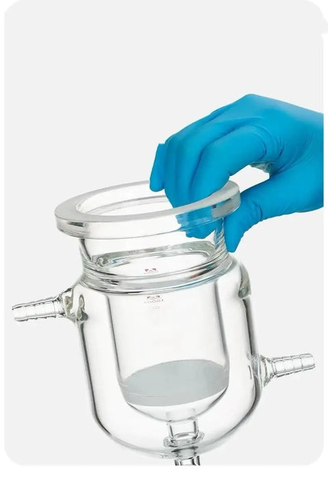 Heavy Duty Three Port Double Jacketed Open Reactor With G2 Sand Filter And PTFE Diverter Valve for High Speed Solid Liquid Separation, close-up showing hand adjusting lid.