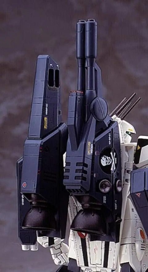 Dope One Seventy Two Scale VF1S Strike Battroid Valkyrie Model Kit With New Mold Parts And Double Barreled Beam Cannon close-up