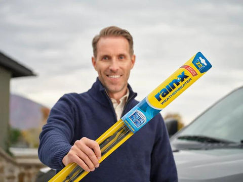 Rain-X WeatherBeater windshield wiper blades, 22-inch, pack of 2 in yellow packaging.