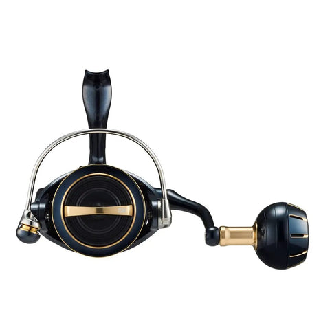 Front view of Saltiga 6000P Spinning Reel for saltwater fishing, 4.9 to 1 gear ratio, 33.1 lb max drag, lightweight 13.5 oz, 70 bearings.
