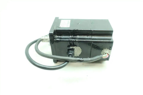 Beefy 200W Servo Motor SGMP-02AWHG12 With 3000 RPM 0.637 Nm Torque 200V AC, black metal housing and cable