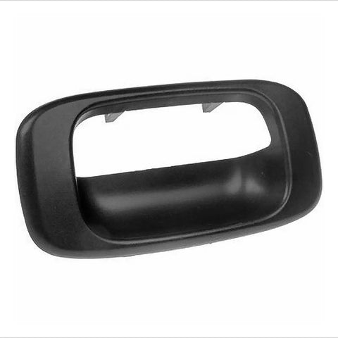 Tailgate handle bezel cover in black textured plastic for Silverado/Sierra 1999–2007 rear exterior (close-up)