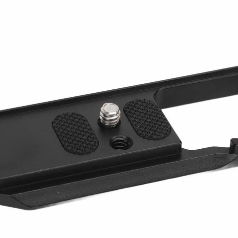 Close-up of bottom section of Wood Handle Camera Cage For ZFC Aluminum Alloy Metal Cage with one-quarter inch screw.