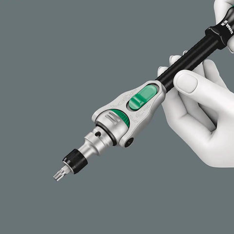 Zyklop 8000 C SB Ratchet Five In One Design with Fine Tooth Gear, held horizontally, showing push button release.