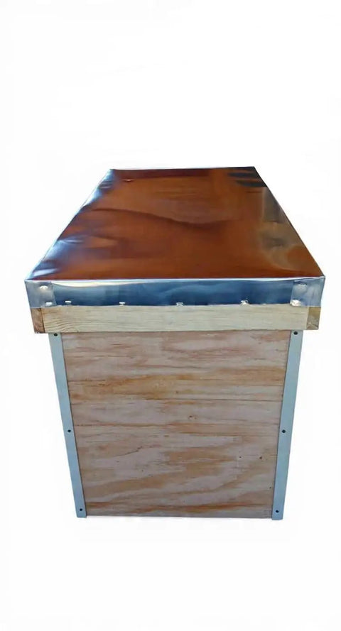 Heavy Duty Insulated Layens Horizontal Beehive With One Point Five Inch Foam Walls Holds Twenty Frames No Sweat Assembly Aluminum Roof detailed view from the top.