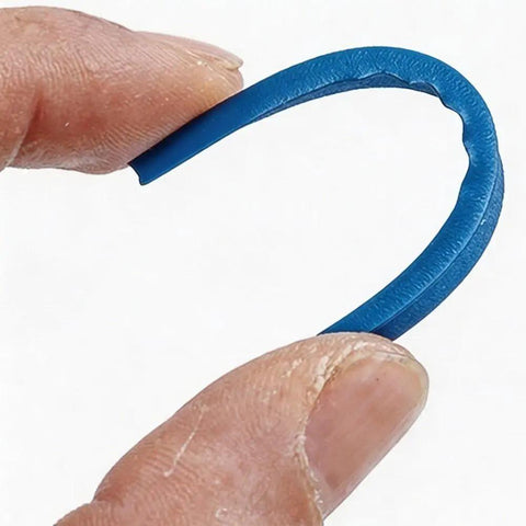 Close-up of blue, flexible 100 Pcs TPU Arrow Vanes Replacement Fletching For DIY Archery Gear Easy Install Wear Resistant Vanes Set