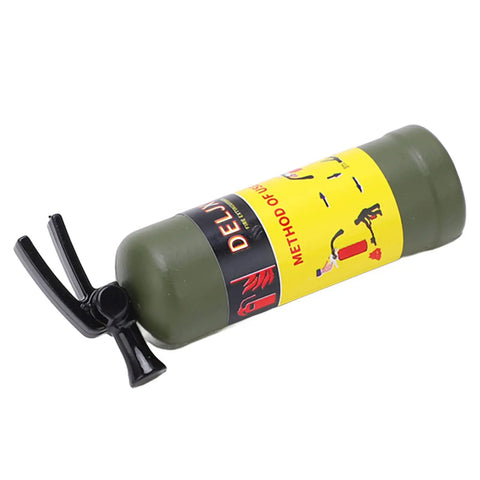 Realistic Mini Fire Extinguisher in green with black nozzle for RC Cars, perfect for Axial SCX10, WPL, MN models.